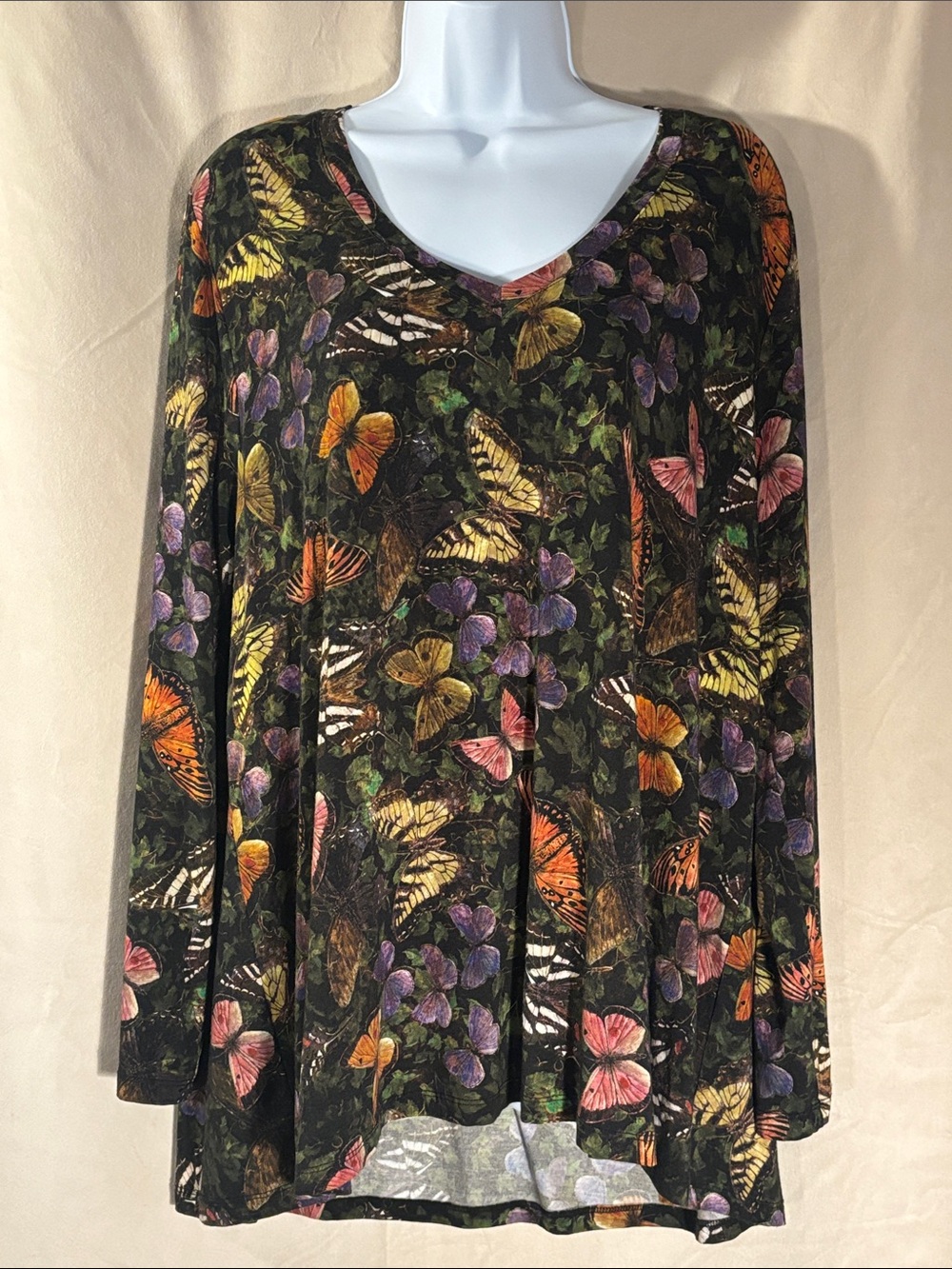 Johnny Was Midnight Mariposa Women’s Butterfly-Print Swing Tee (small hole)